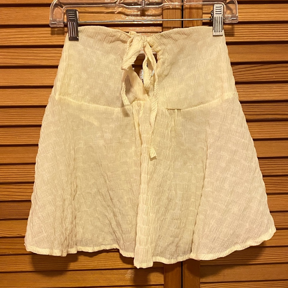 Strapless light yellow top